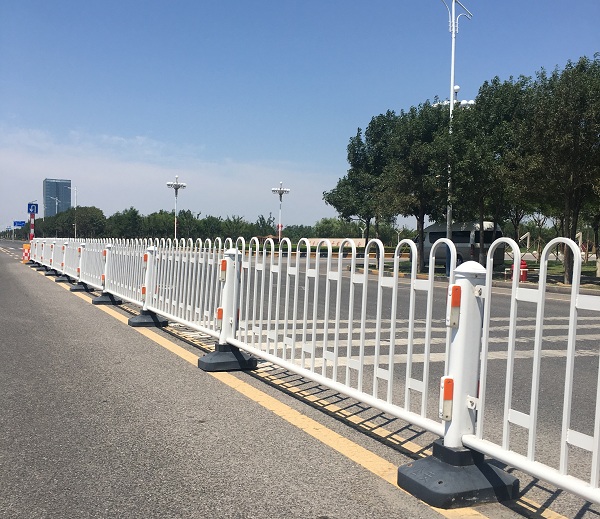 我公司在2018年東營港經濟開發區港西二路、港東一路道路護欄政府采購項目中中標！