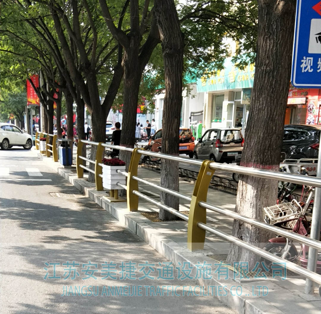 我公司2019年度在懷來縣公安交通警察大隊人行護(hù)欄及花箱采購項目中標(biāo)！